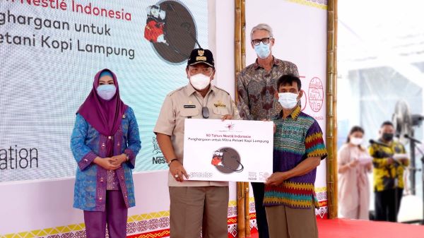 Nestlé Perkuat Kemitraan untuk Perkebunan Kopi Berkelanjutan